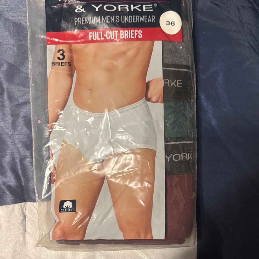 Roundtree & Yorke Men's Full-Cut Briefs - Burgundy , Gray, Green.3 pack. NEW